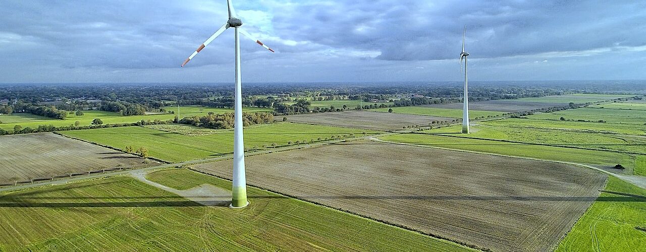 1280px-Wind_Turbine_(184178167)