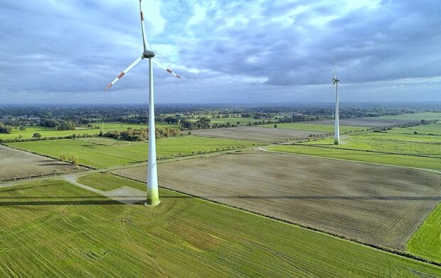 1280px-Wind_Turbine_(184178167)