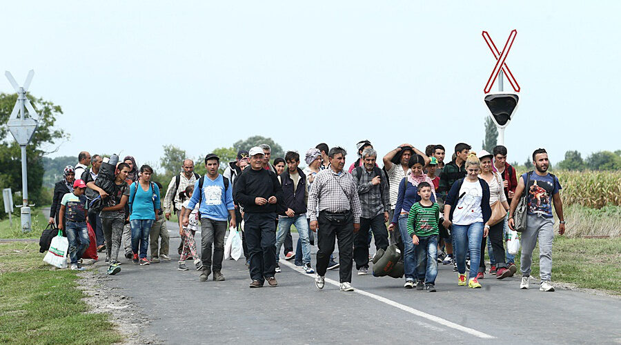 Migrants_in_Hungary_2015_Aug_007