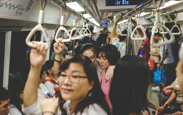 Crowded Train by Chang Hsien