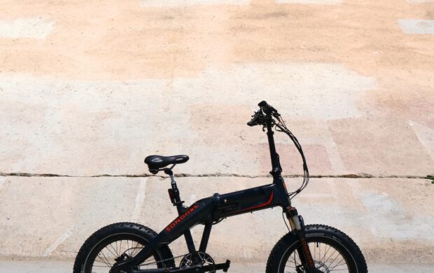 black and red bmx bike